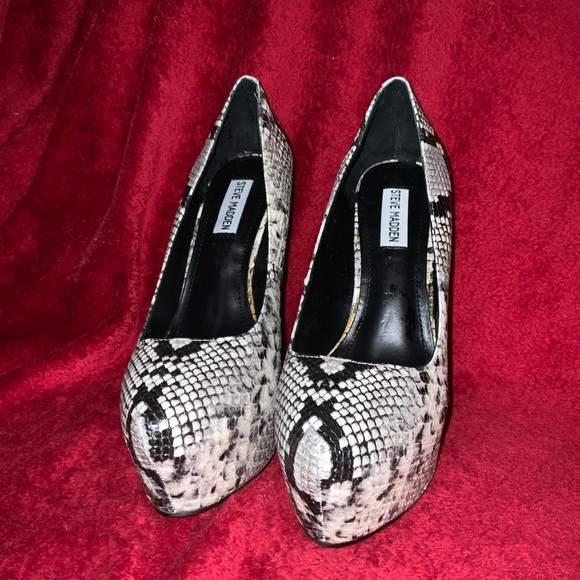STEVE MADDEN Ultra-high Heels Snakeskin (faux) Gorgeous! - Picture 7 of 10